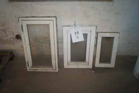 3 stk vinduer 80x47 cm, 66x45 cm, 54x30 cm cirka mål