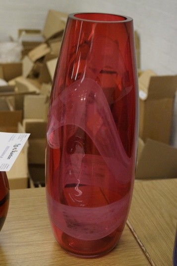 Håndblæst glaskunst. Vase. Signeret. Højde: ca. 41 cm. Diameter: ca. 19 cm.
