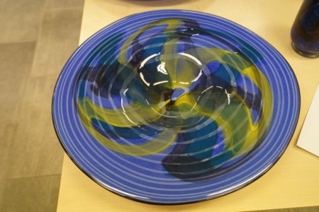Hand-blown glass art. Dish. Diameter: approx. 45 cm. Height: approx. 6 cm.