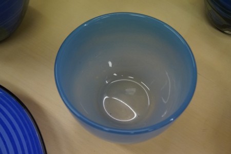 Hand-blown glass art. Bowl. Height: approx. 13 cm. Diameter: approx. 20.5 cm.