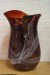 Mundgeblasenes Glaskunst. Vase. Unterzeichnet. (EDMA). Durchmesser: ca. 22 cm. Höhe: ca. 31 cm.