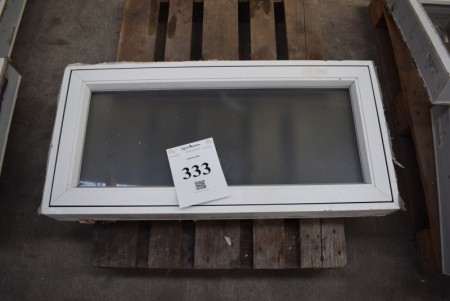 Fenster. 106 x 51 cm.