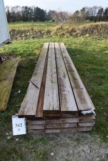 Lot of timber - 20 boards. Length: approx. 480 cm. Width: approx. 20 cm. Height: approx. 4 cm.