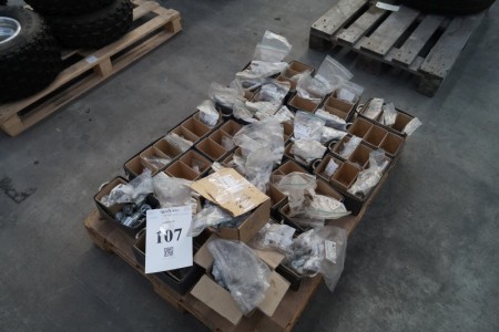 Pallet with hydraulic fittings in picking boxes