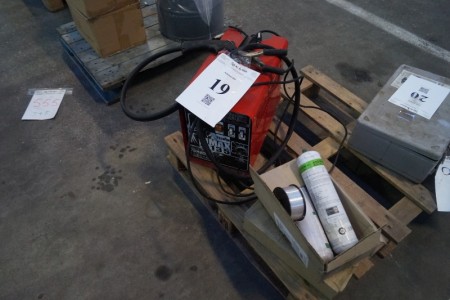 Welding machine - 230 volts. + extra gas cylinders and welding wire