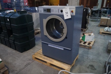 Miele Profi-Waschmaschine für die Industrie. Modell: T6201L. 137 x 90 x 63 cm.