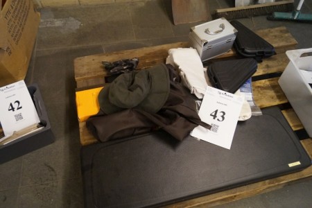 Various clothes, rifle buffer + ammunition box