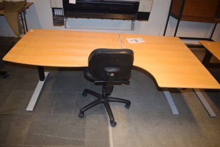 El hæve- sænkebord. 200x110 cm. + kontorstol