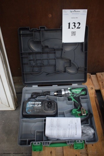 Hitachi battery drill with charger - battery missing. 18 V