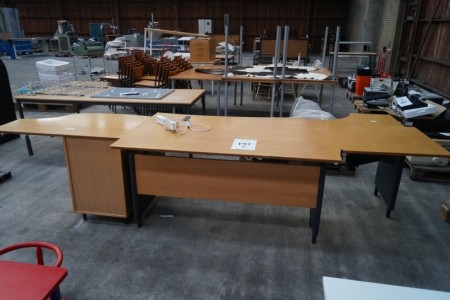 Desk with drawer table. Total length: 300 x 120 x 73 cm.