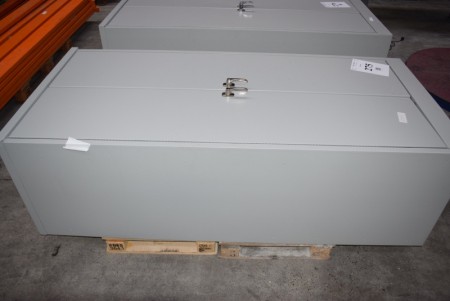 Steel cabinet without key. 91.5x198.5x61 cm
