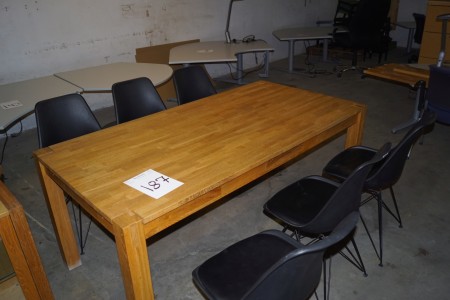 Spisebord 180x90x75 cm + 2 tillægsplader 50x90 cm per plade + 6 stole