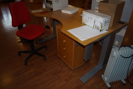 Hæve/sænkebord 160x100 cm + stol + skuffedarium + 2 stk reoler, uden indhold på bord