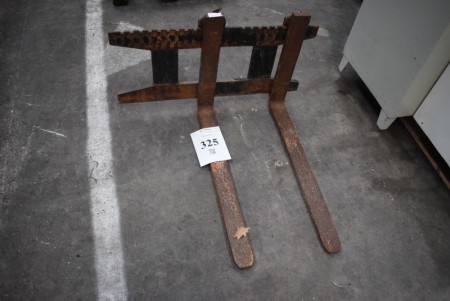 Pallet forks with sledge Width of fittings for sled 52 cm.