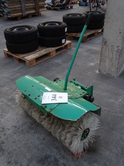 Sweeping brush for M5Green tool carrier, width 80 cm.