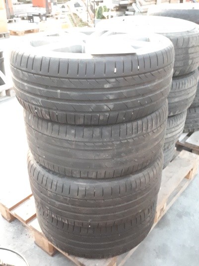 4 Stück Reifen. 235/35 R19