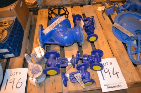 (1) Pallet of various valves