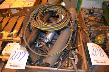 (1) Pallet Containing various hydraulic and pneumatic hoses