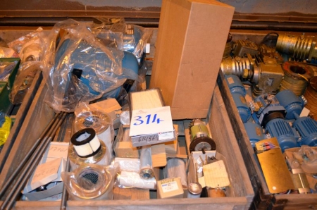 (1) Pallet Containing 2-grunfos type wx20h diaphragm tanks,filters and various fittings