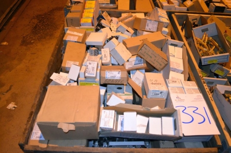 (1) Pallets Containing electrical equipment including siemens auxiliary switches and contactors