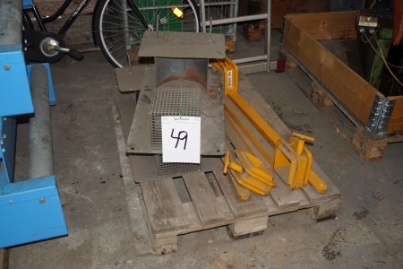 4 pockets for pallet covers. + 2 pcs for hose