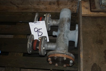 Manifold with rubber compensator