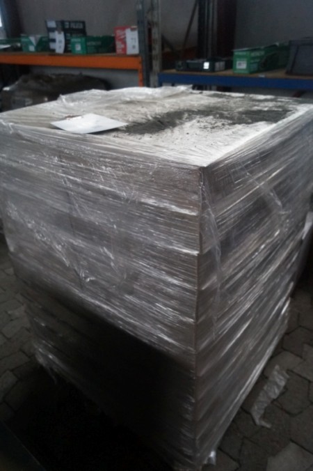Pallet with welding wire. 4 mm. 40 boxes of 25 kg. + pallet with welding flux