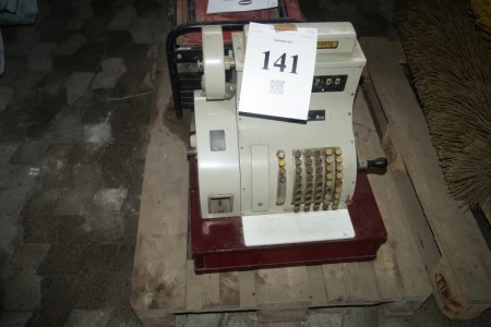 Antique grocery cash register. 40x50x55 cm.