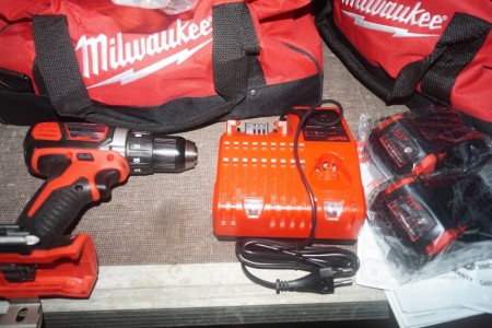Milwaukee akku skruemaskine med 2 batterier og ladere - ubrugt