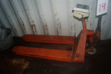 Pallet lifter with weight, for battery, battery holder is loose, works