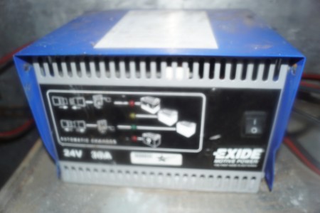Batteri lader 24V 30A