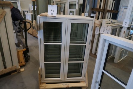 Fenster, Holz, weiß / weiß, H132xB95 cm, Rahmenbreite 11,5 cm. Mit dem Modell der Rettungsöffnung
