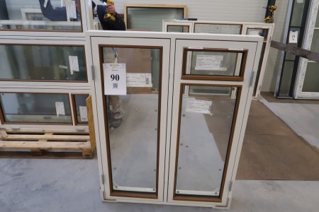 Wooden window with mahogany moldings, white / white, H138,5xB107,5 cm, frame width 14 cm. With border for clearing