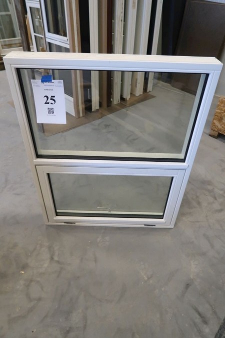 Holzfenster, weiß / weiß, H115xB95 cm. Rahmenbreite 11,5 cm. Mit einem offensichtlichen Rahmen.