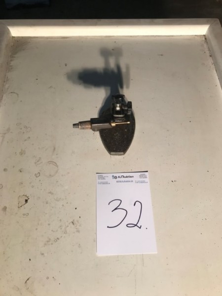 Micrometer screw on angle base