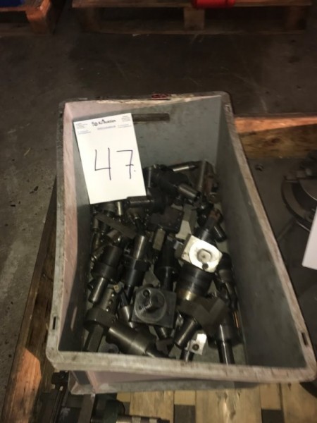 22 pcs. tool holders for CNC lathes + various equipment