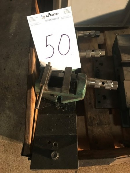 Plate with 3 pcs. small vice