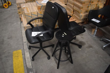 2 pcs. office chairs + ottoman