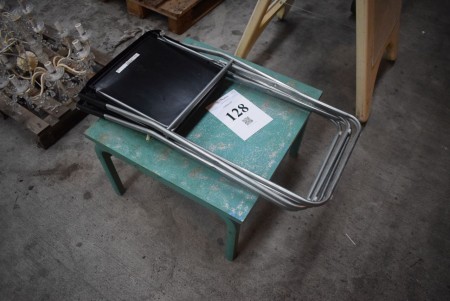 Table 65x65 cm. + 2 folding chairs