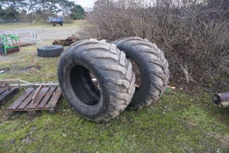 2 pcs. tractor tires. 600/55 to 26.5