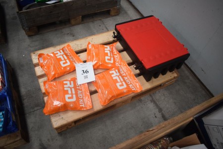 4 pcs. first aid kits + plastic box (60x50x19 cm.) - INFO: Pallet and pallet frames are not included.