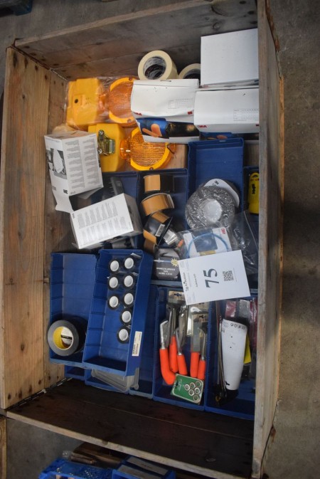 Lot of various tape, particle filters, earplugs, hinges, scrapers etc. - INFO: Pallet and pallet frames are not included.