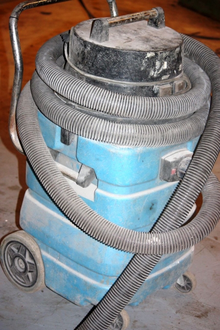 Industrial Vacuum Cleaner, wet/dry. Alto