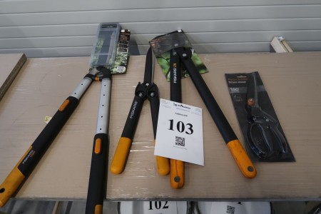 Fiskars garden / pruning tool. 1 piece. scissors with telescope. 1 piece. hedge shears with exchange. 1 piece. lopper. 1 piece. grass shears
