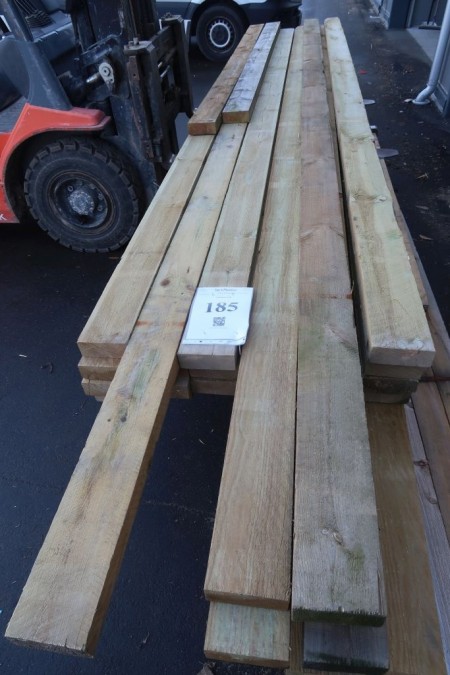 118 Meter Holz. Druckbehandelt. 50 x 130 mm. Länge: 2/240, 18/420, 8/480 cm