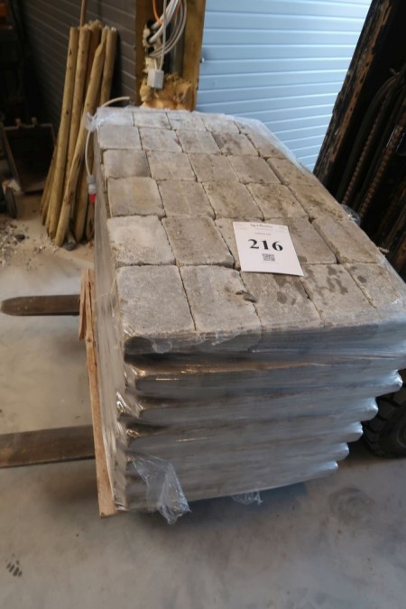 420 pcs. manor stone, 14x21x6 cm. Gray, with beaten edge