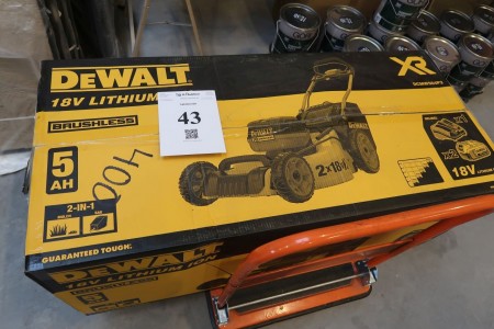 Cordless lawn mower Dewalt, DCMW564P2, 2x18v, 2 battery, 1 charger.