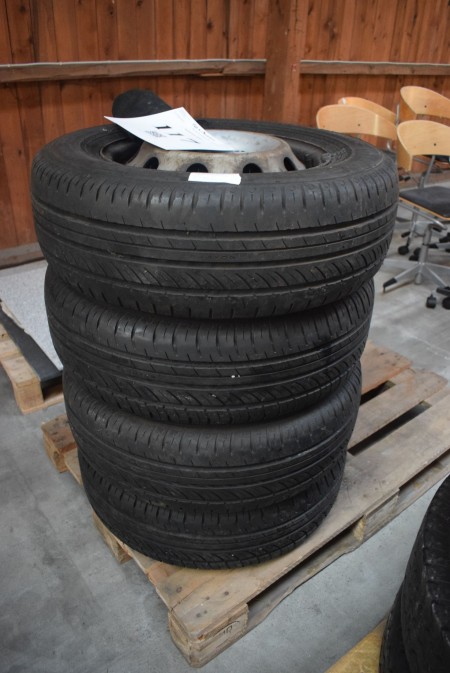 4 pcs. Nokian tires. Hakka c of. 205/70 R15C. 104-104 S