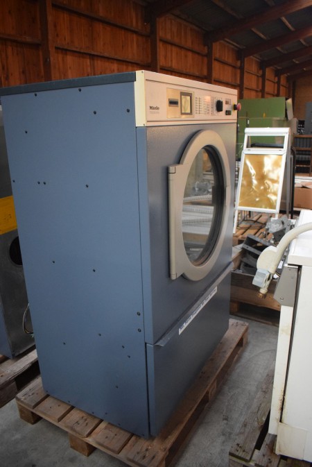 Miele professional dryer. 90x62,5x139 cm. Condition: Works