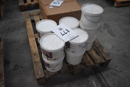 Wall paint. Acrylic. 11 buckets. Red base. 2.7 L